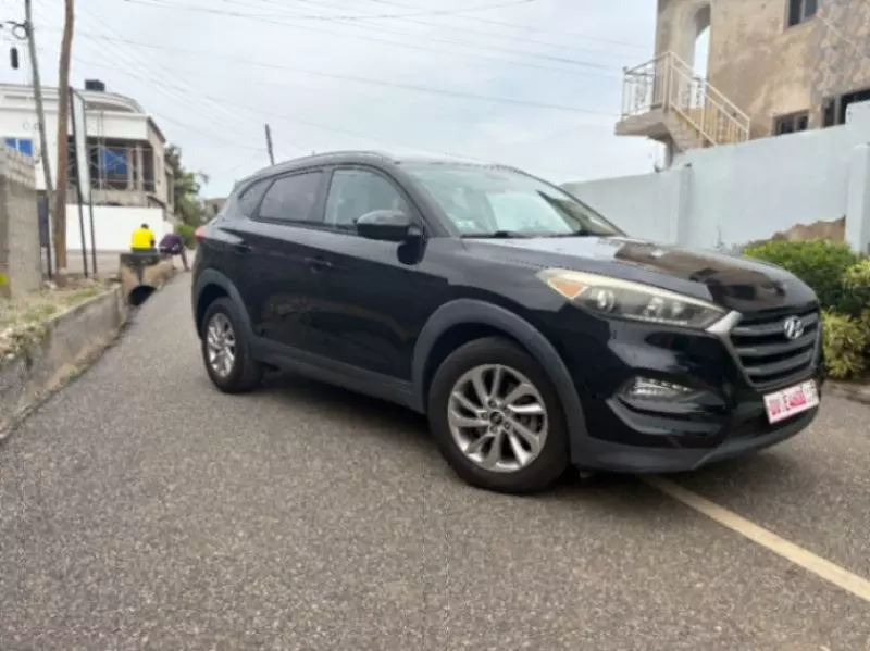 Hyundai Tucson   - 2016