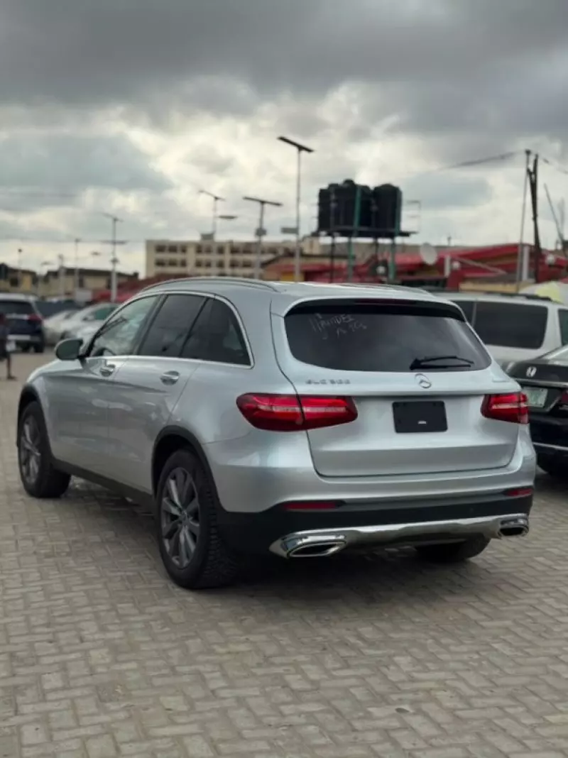 Mercedes-Benz GLC 300   - 2017