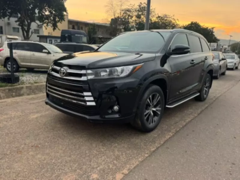 TOYOTA Highlander   - 2016