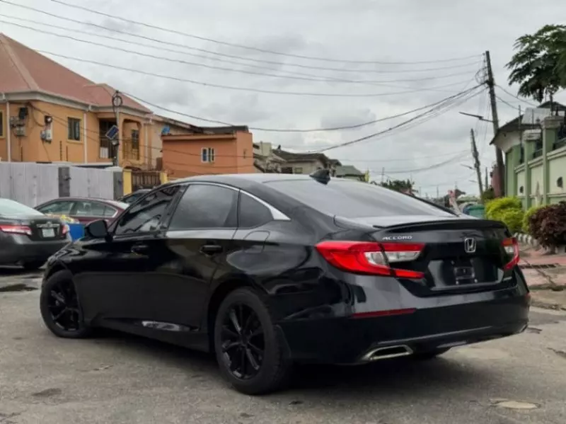 Honda Accord   - 2018