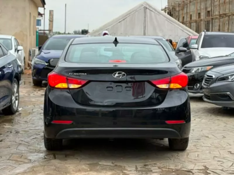 Hyundai Elantra   - 2014