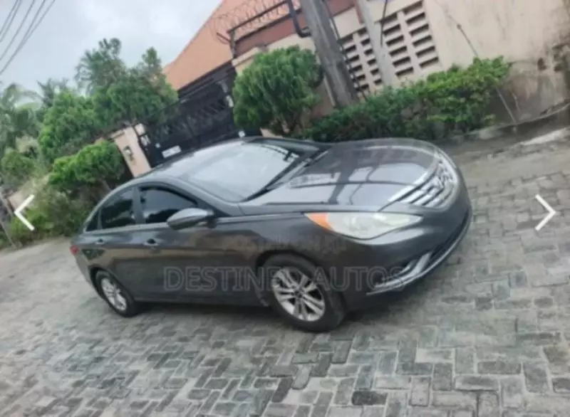 Hyundai Sonata   - 2013