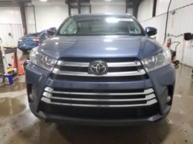 Toyota Highlander   - 2017