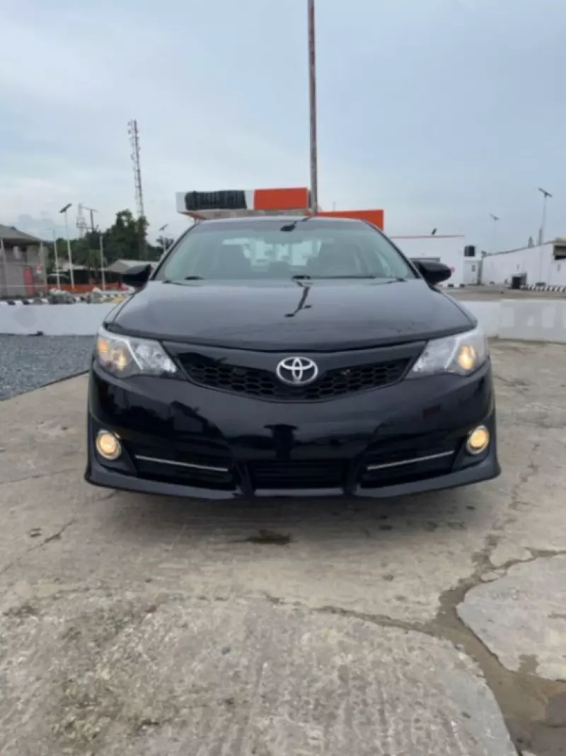 TOYOTA Camry   - 2012
