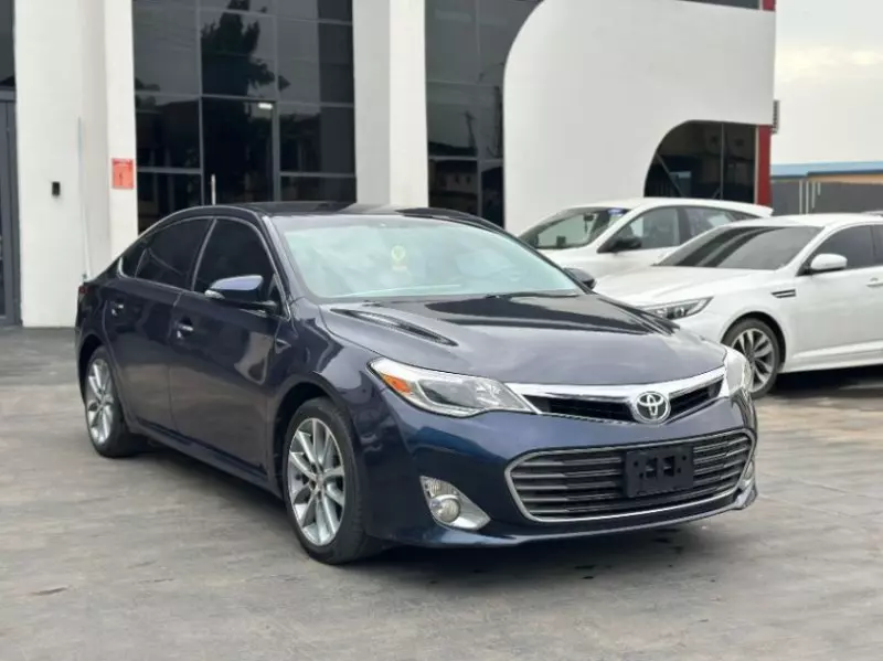 Toyota Avalon   - 2014