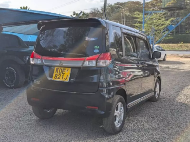 Mitsubishi Delica    - 2014