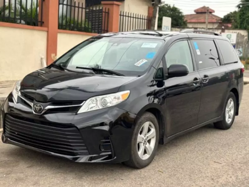 Toyota Sienna   - 2019