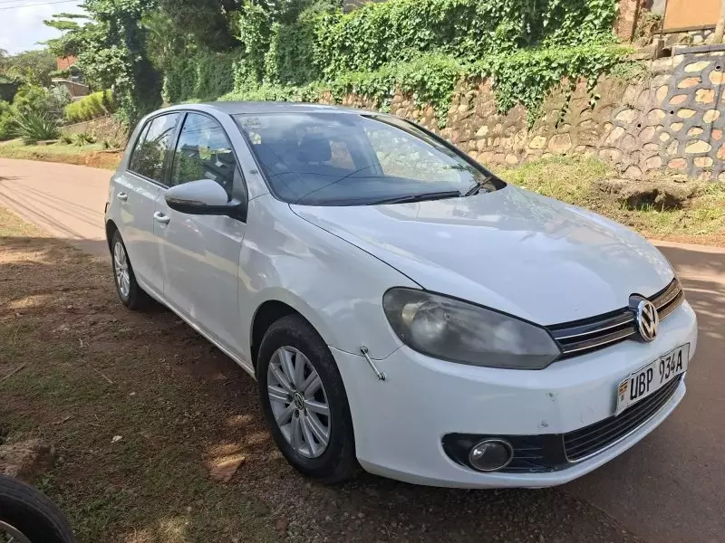 Volkswagen Golf   - 2011