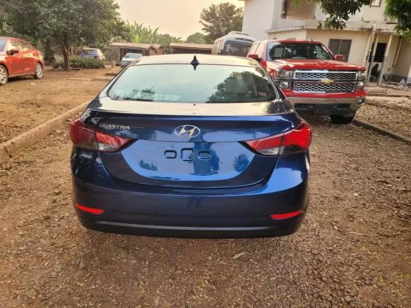Hyundai Elantra   - 2014