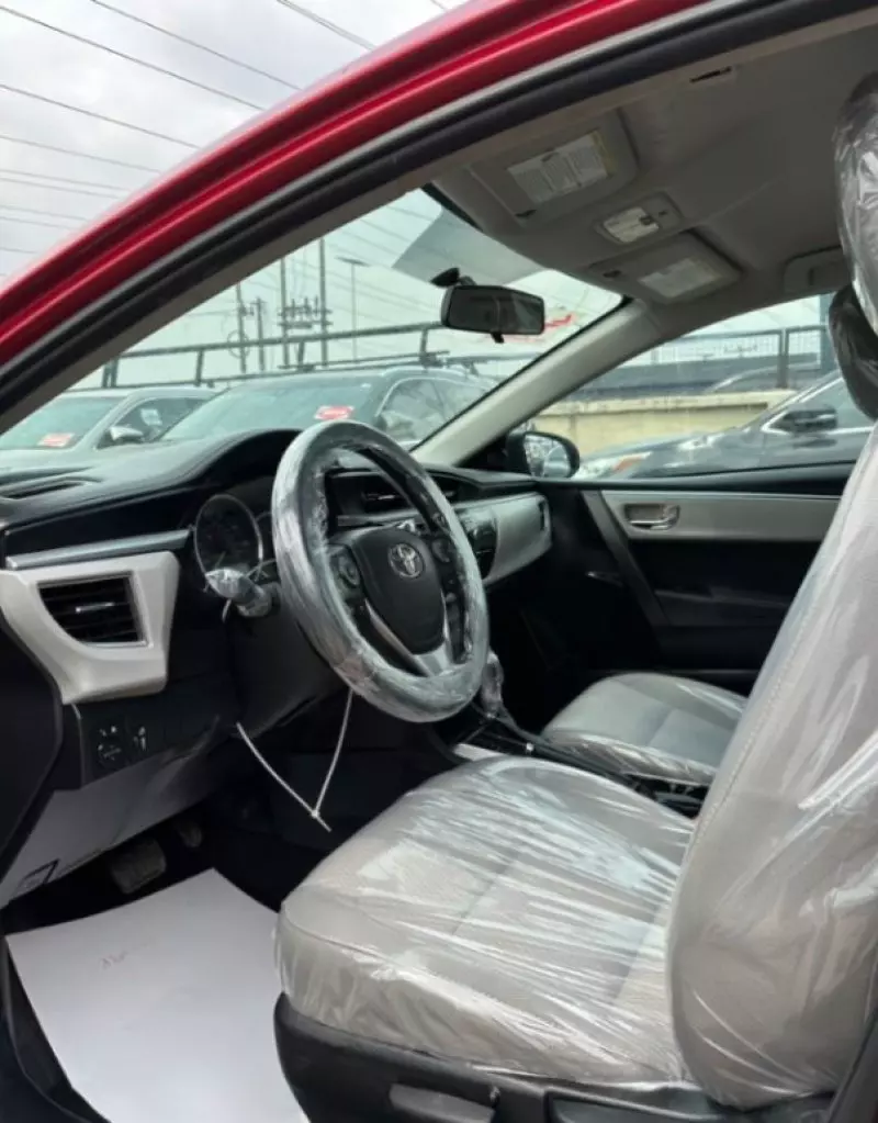 Toyota Camry - 2015