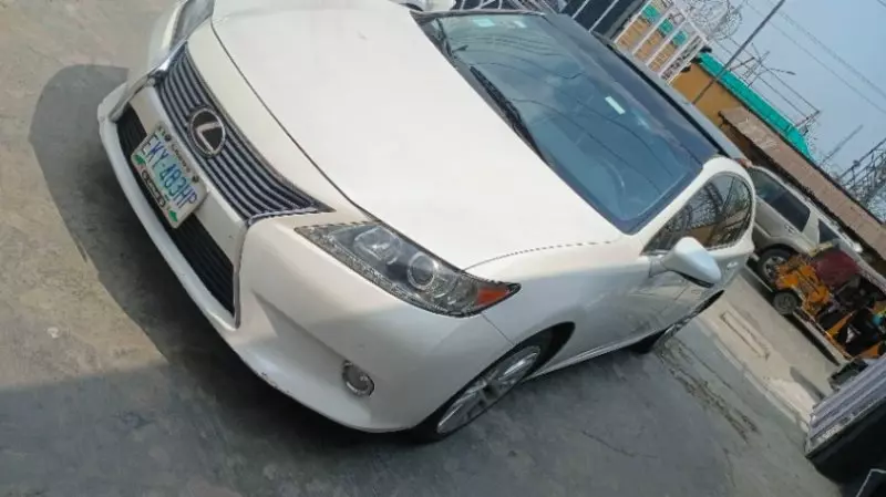 Lexus ES   - 2013