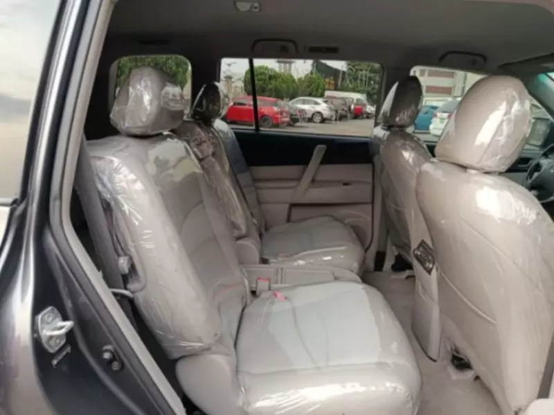 Toyota Highlander   - 2010