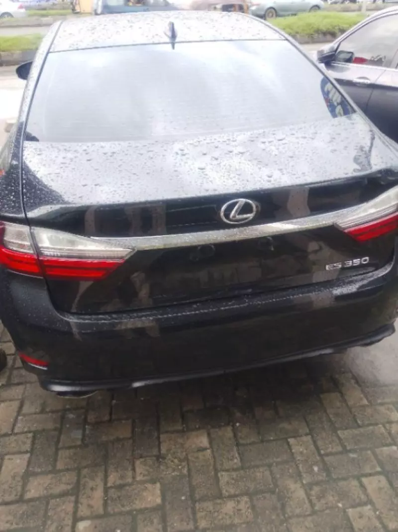 Lexus ES   - 2017