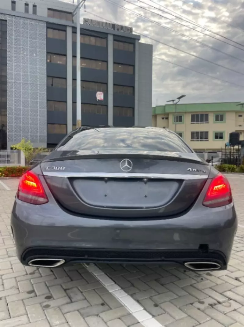 Mercedes-Benz C 300 - 2015