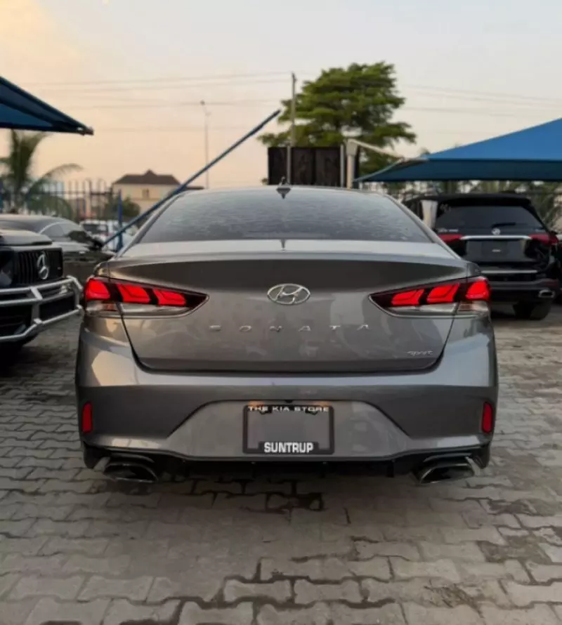 Hyundai Sonata   - 2018