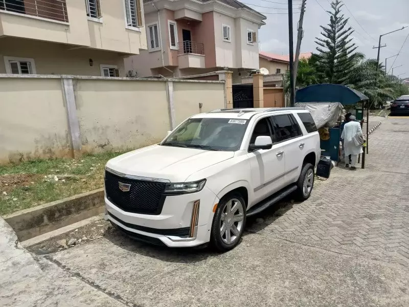 Cadillac Escalade   - 2018