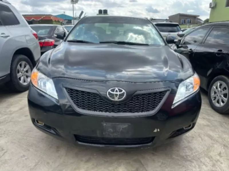 Toyota Camry   - 2009
