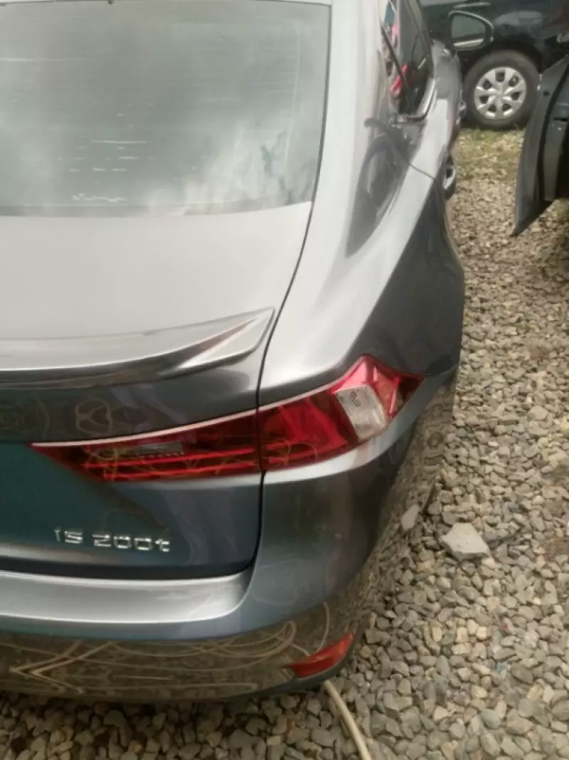 Lexus IS   - 2016