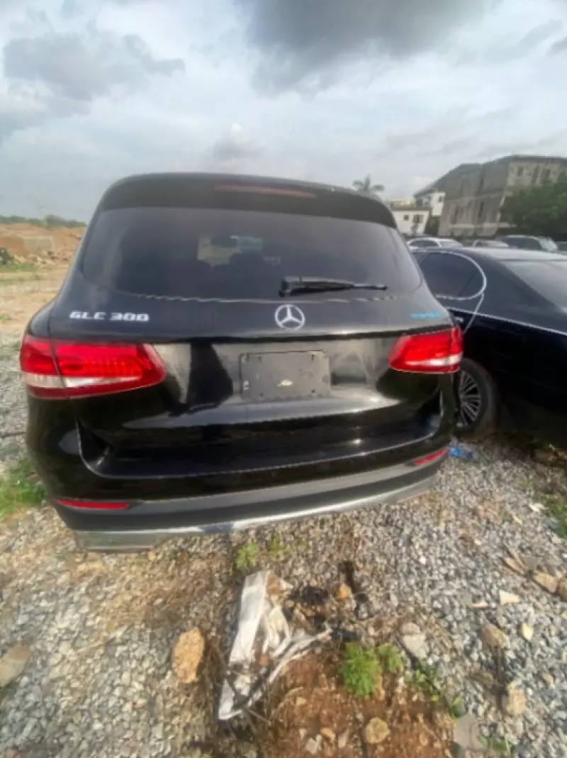 Mercedes-Benz GLC 300 - 2018