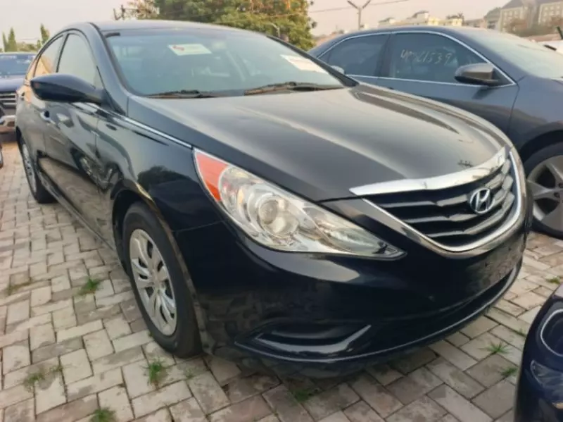 Hyundai Sonata   - 2012