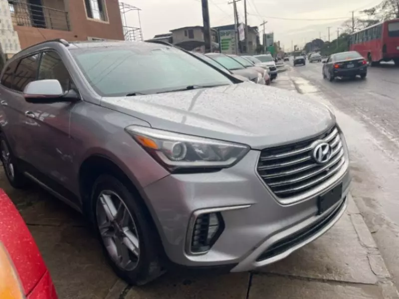 Hyundai Santa Fe - 2017