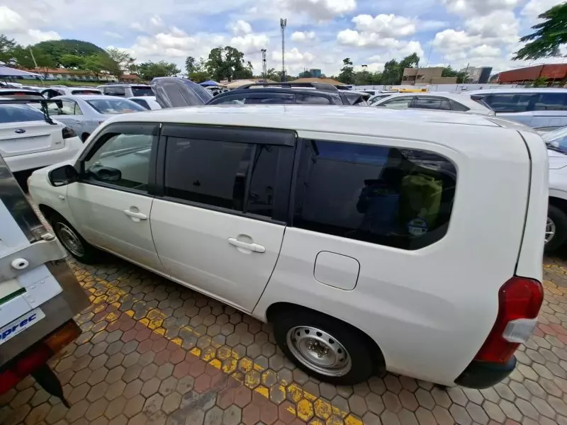 Toyota Probox    - 2016