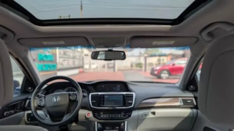 Honda Accord   - 2017