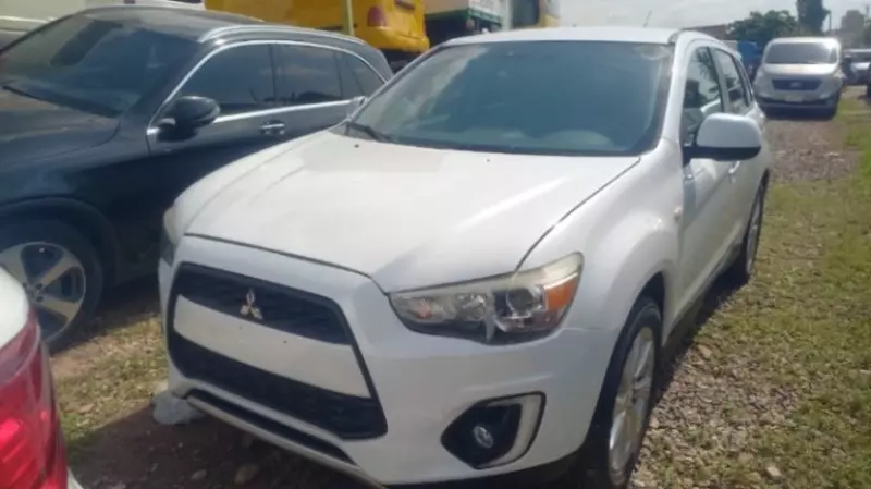 Mitsubishi Outlander Sport   - 2016