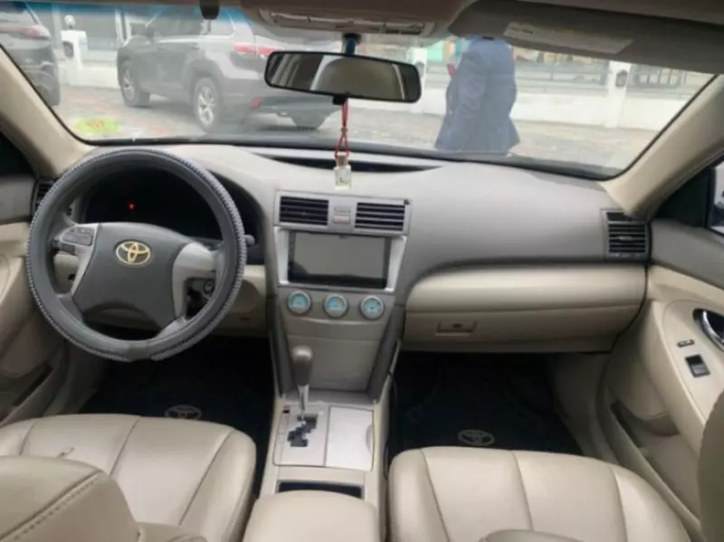 Toyota Camry   - 2009