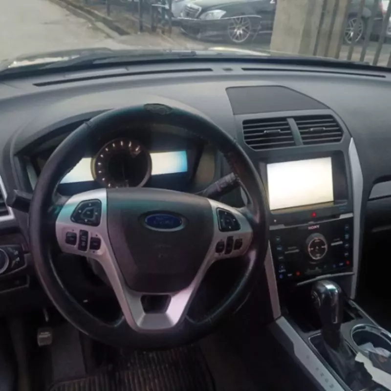 Ford Explorer   - 2014