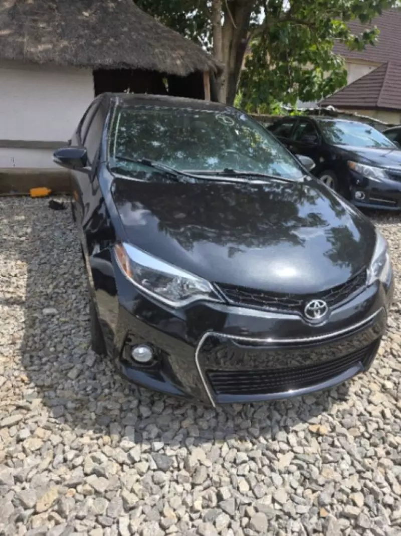 Toyota Corolla   - 2014