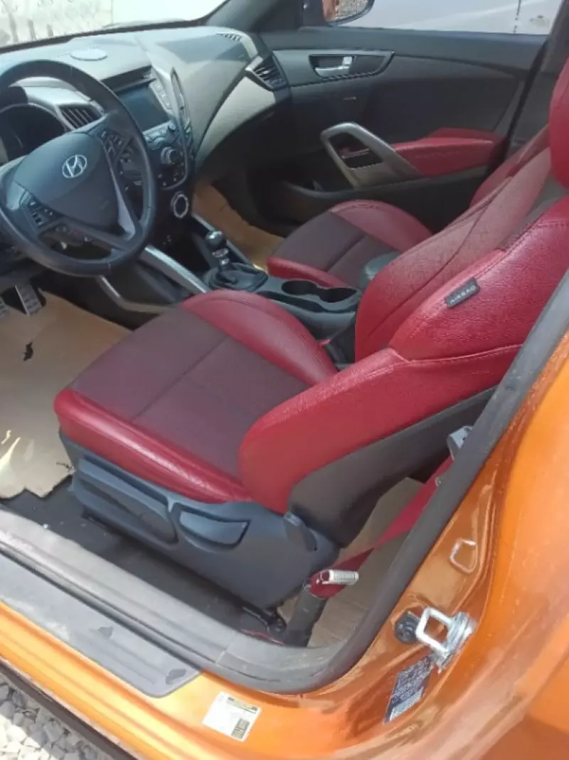 Hyundai Veloster   - 2015