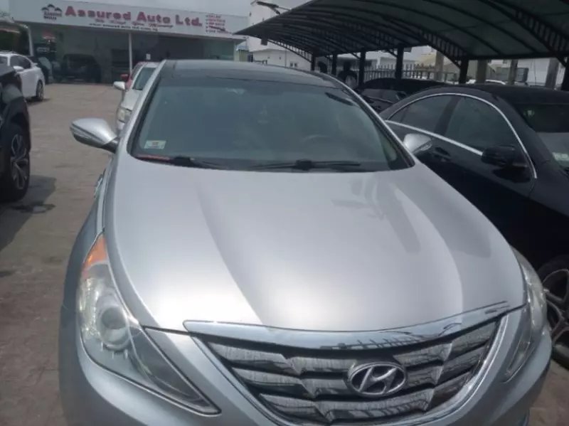 Hyundai Sonata   - 2013