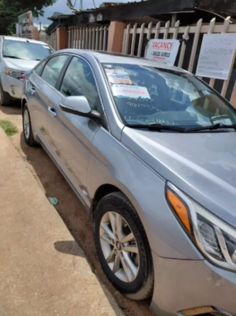 Hyundai Sonata   - 2016