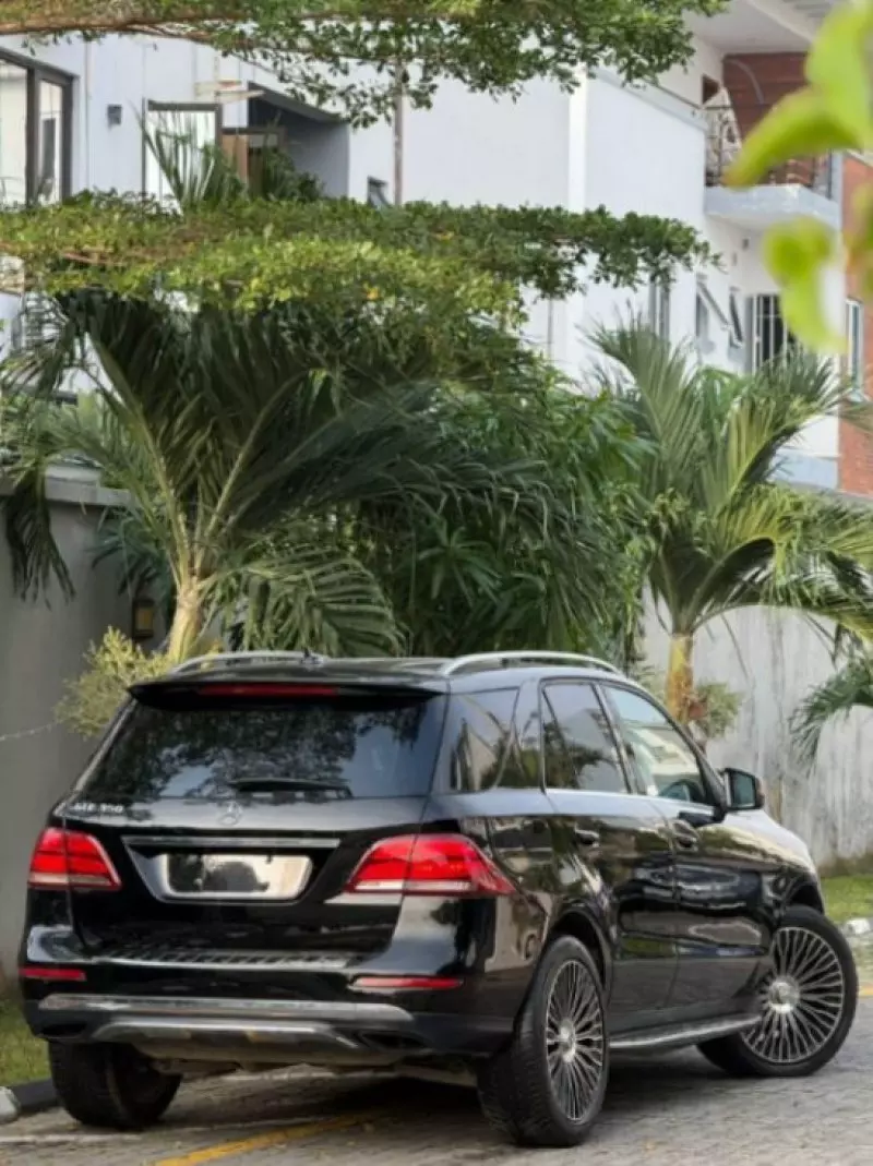 Mercedes-Benz GLE-Class   - 2016