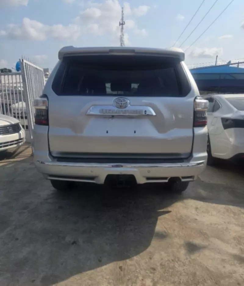 TOYOTA 4Runner   - 2015