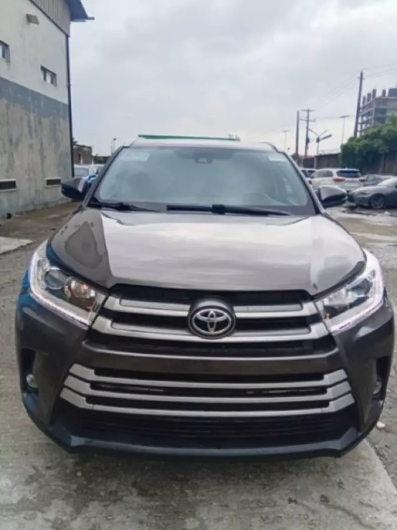 TOYOTA Highlander   - 2019