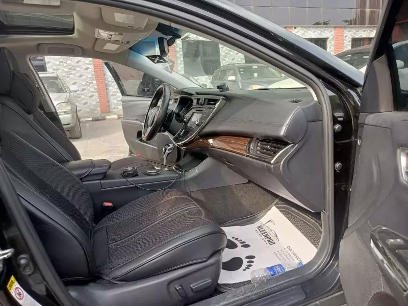 Toyota Avalon - 2015