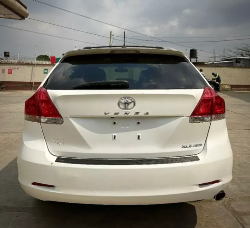 Toyota Venza   - 2012