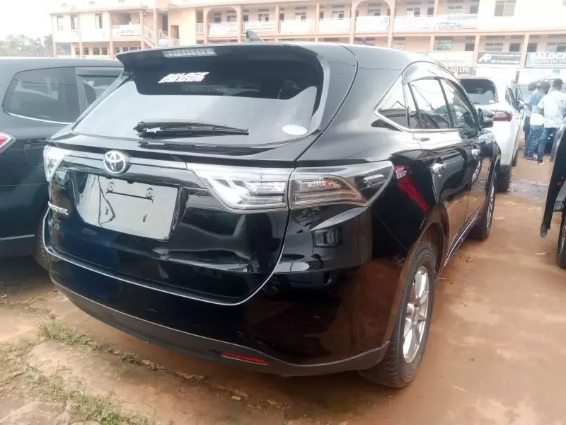 Toyota Harrier   - 2016