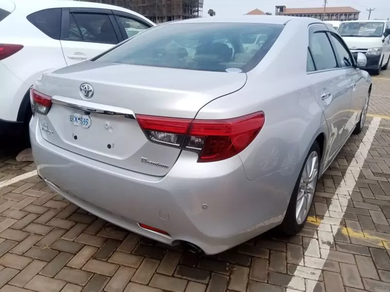 Toyota Mark X   - 2013
