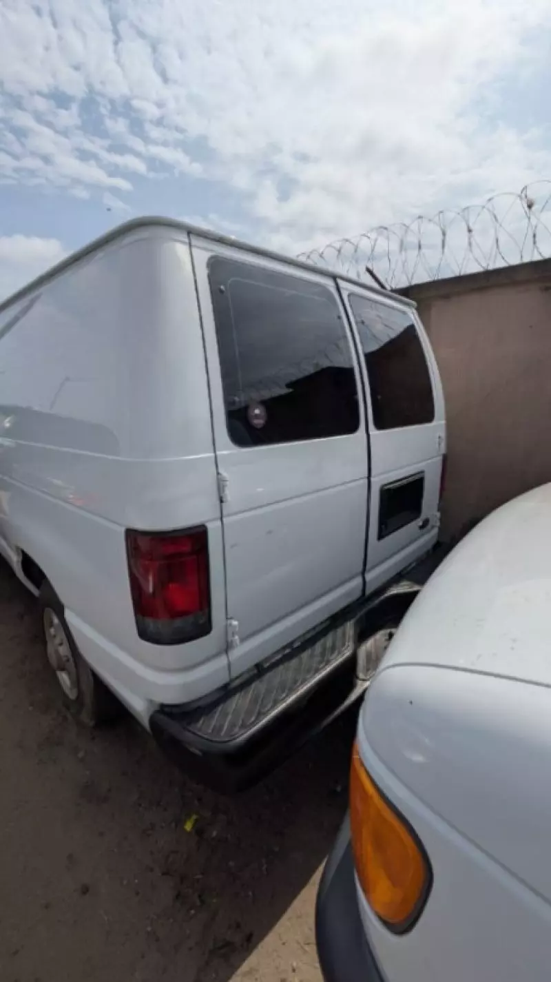 Ford E-150   - 2011