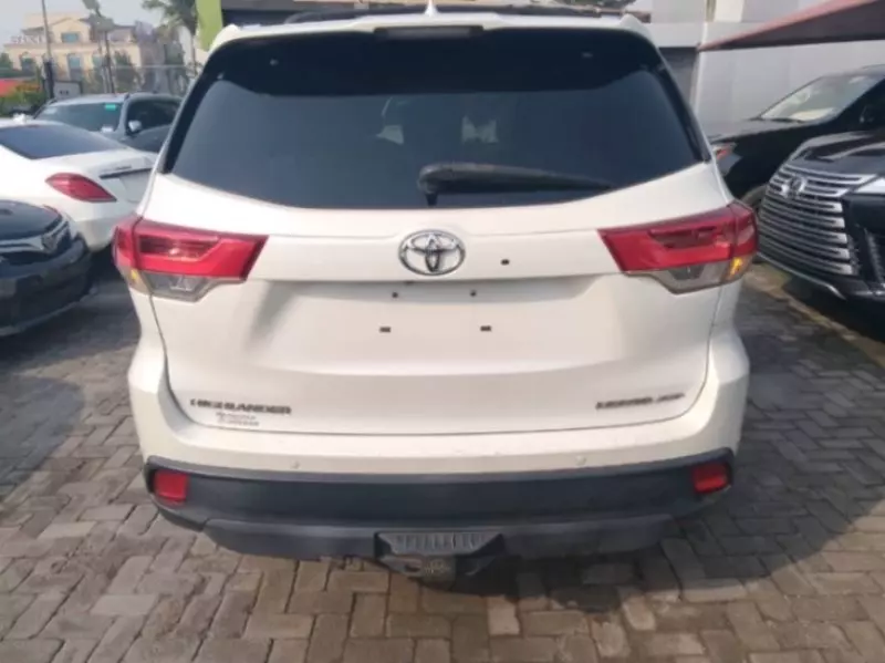 Toyota Highlander   - 2017
