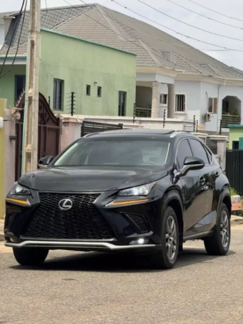 Lexus NX   - 2017