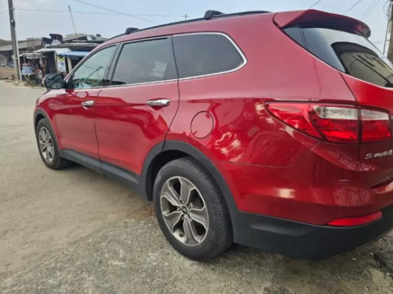 Hyundai Santa Fe   - 2013
