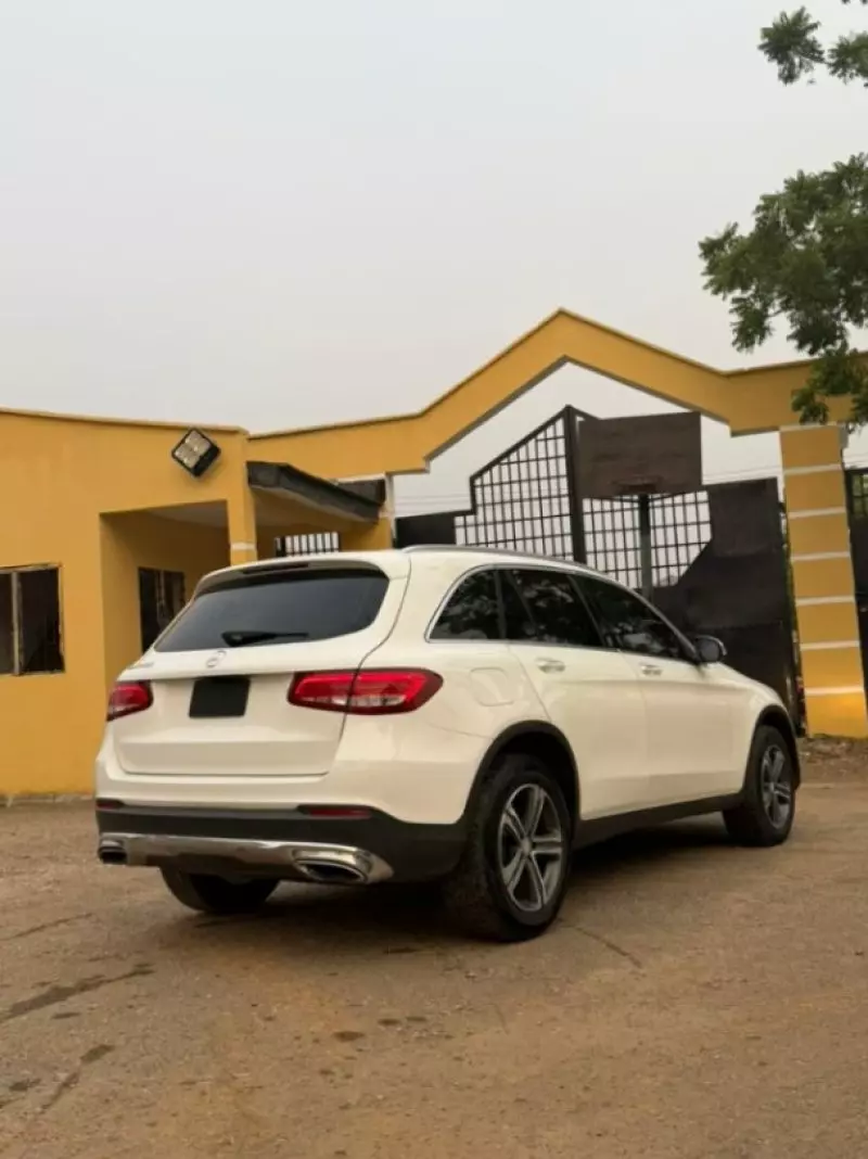 Mercedes-Benz Glc-class   - 2017