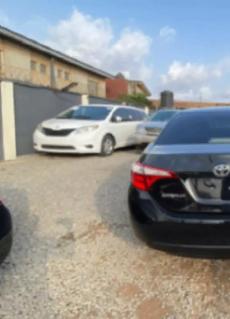 TOYOTA Corolla   - 2015