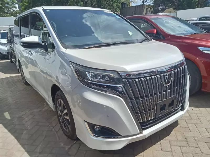 Nissan Serena   - 2018