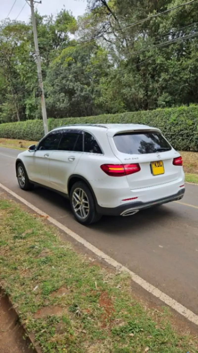 Mercedes-Benz GLC 200   - 2016