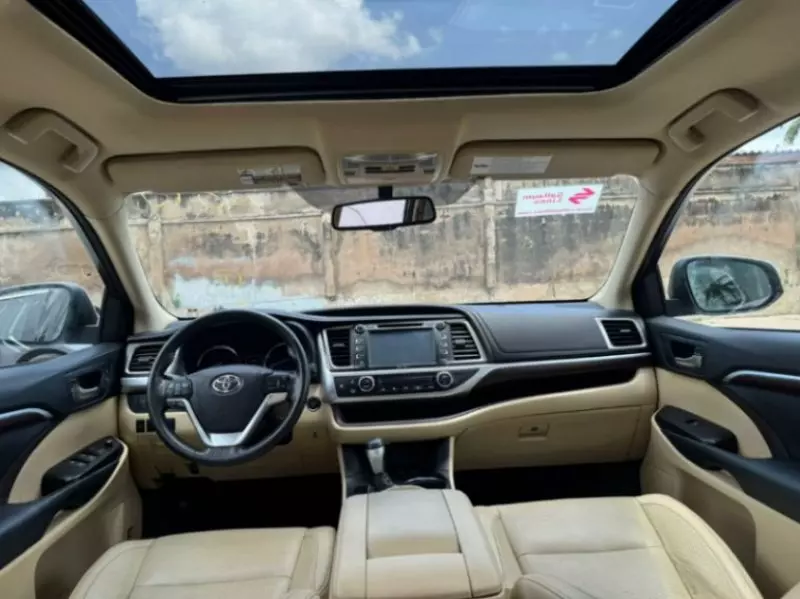 Toyota Highlander   - 2015